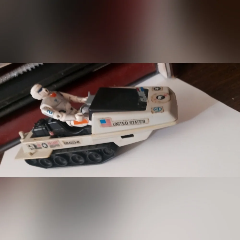 Gi joe snowmobile 1983 Rescue Vehicle & Action Figure - Kids Toys - Picture 3 of 5